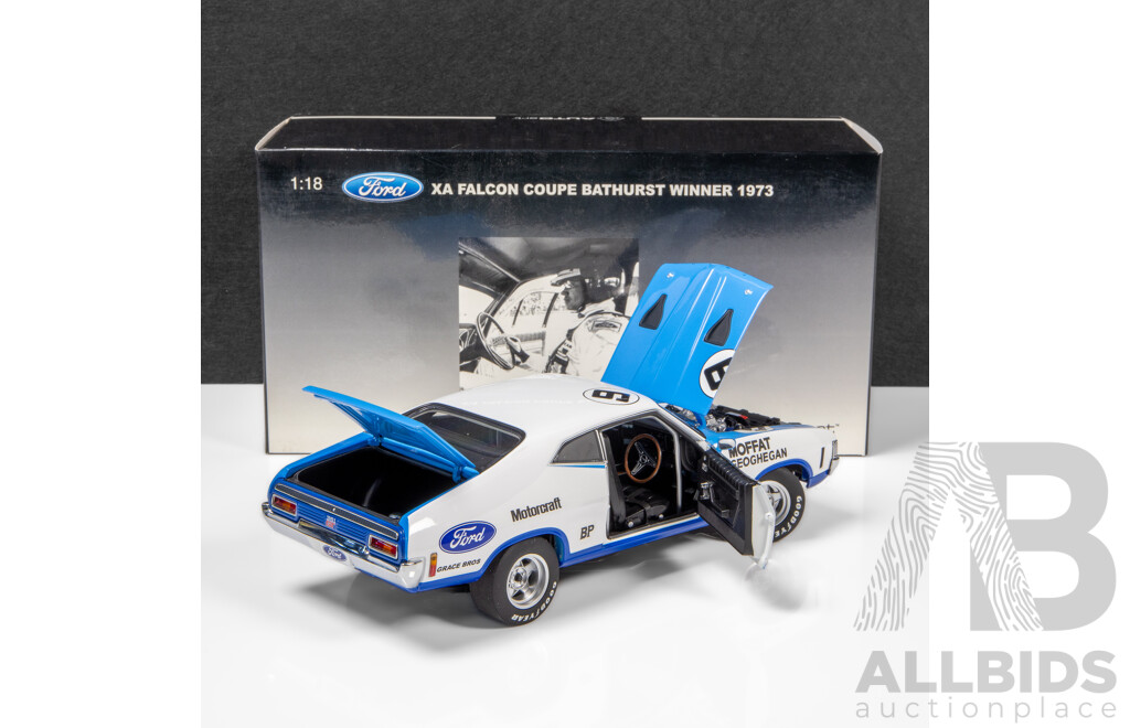 AUTOart 1973 Ford XA GT Falcon Hardtop Bathurst Winner Moffat / Geoghegan #9 2768/6000 1:18 Scale Model Car - Signed COA