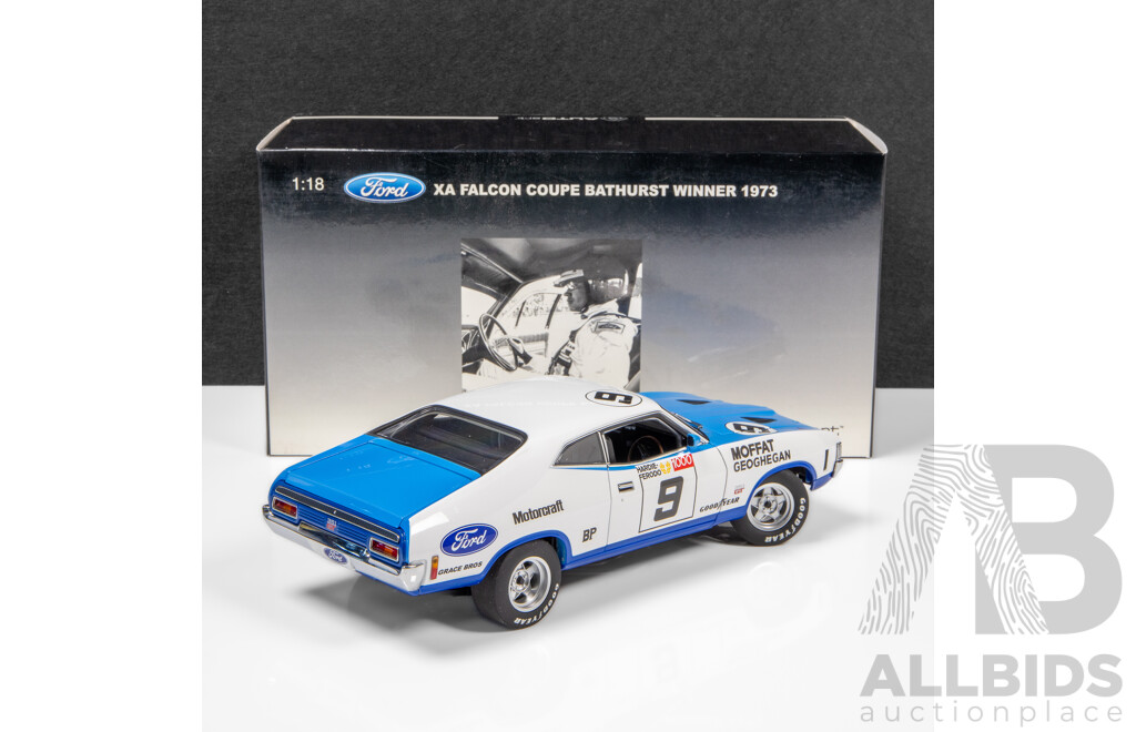 AUTOart 1973 Ford XA GT Falcon Hardtop Bathurst Winner Moffat / Geoghegan #9 2768/6000 1:18 Scale Model Car - Signed COA