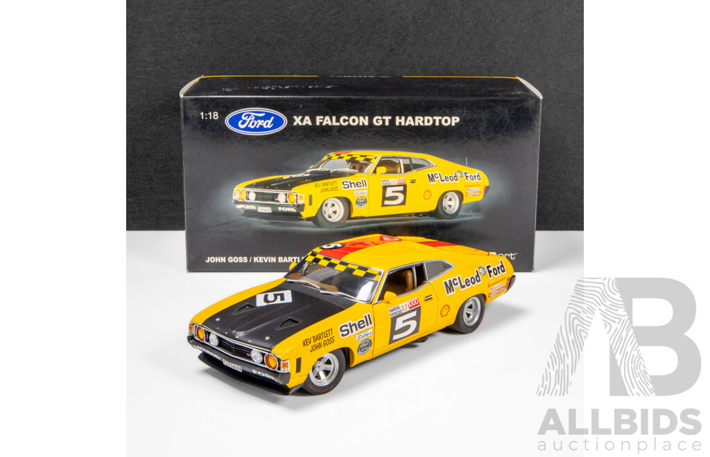AUTOart 1973 Ford XA GT Falcon Hardtop Bathurst Lap Record Goss / Bartlett McLeod Ford #5 2358/5000 1:18 Scale Model Car - Signed COA
