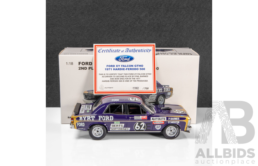 AUTOart 1971 Ford XY Falcon GTHO Hardie Ferodo 500 2nd Place Barnes / Skelton Byrt Ford #62 382/700 1:18 Scale Model Car