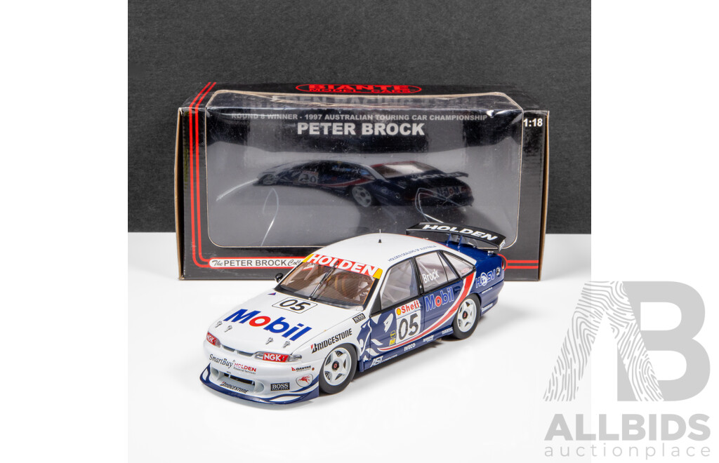 Biante 1997 Holden VS Commodore ATCC Round 8 Winner Peter Brock Mobil #05 3969/13002 1:18 Scale Model Car