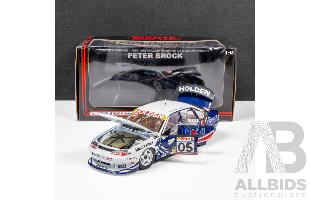 Biante 1997 Holden VS Commodore ATCC Round 8 Winner Peter Brock Mobil #05 3969/13002 1:18 Scale Model Car
