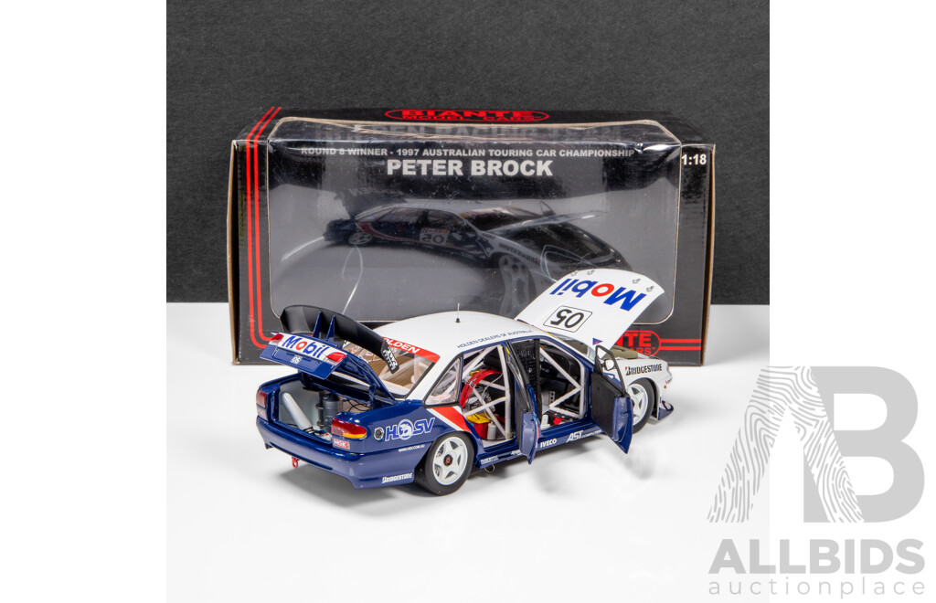 Biante 1997 Holden VS Commodore ATCC Round 8 Winner Peter Brock Mobil #05 3969/13002 1:18 Scale Model Car