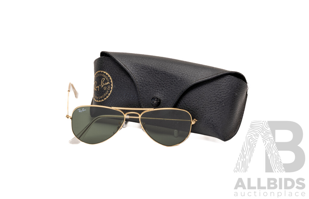 Vintage Ray-Ban Small Metal Aviator Sunglasses with Case, RB3044 L0207 52 00