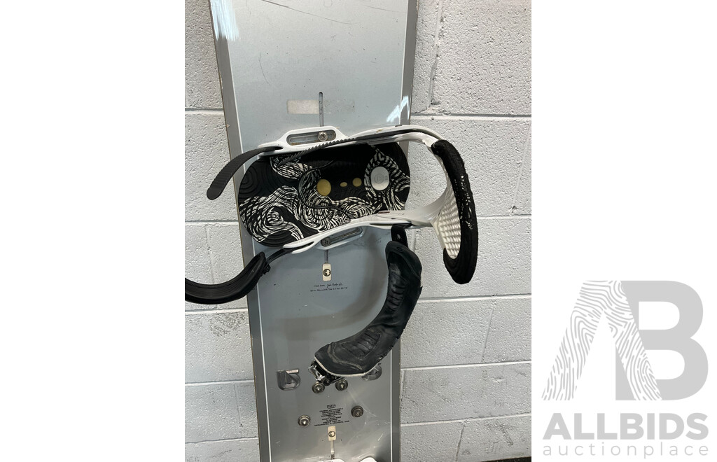 BURTON FISH 2009 Limited 160cm Snowboard and BURTON Wheelie Board Bag - Lot of 2