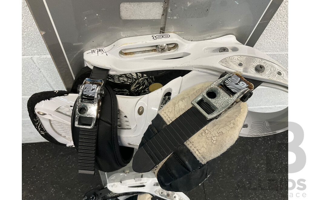 BURTON FISH 2009 Limited 160cm Snowboard and BURTON Wheelie Board Bag - Lot of 2