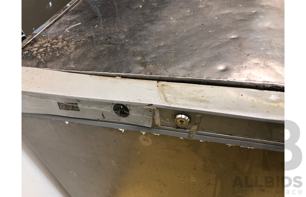 Nuline 125 Litre Commercial Upright Freezer