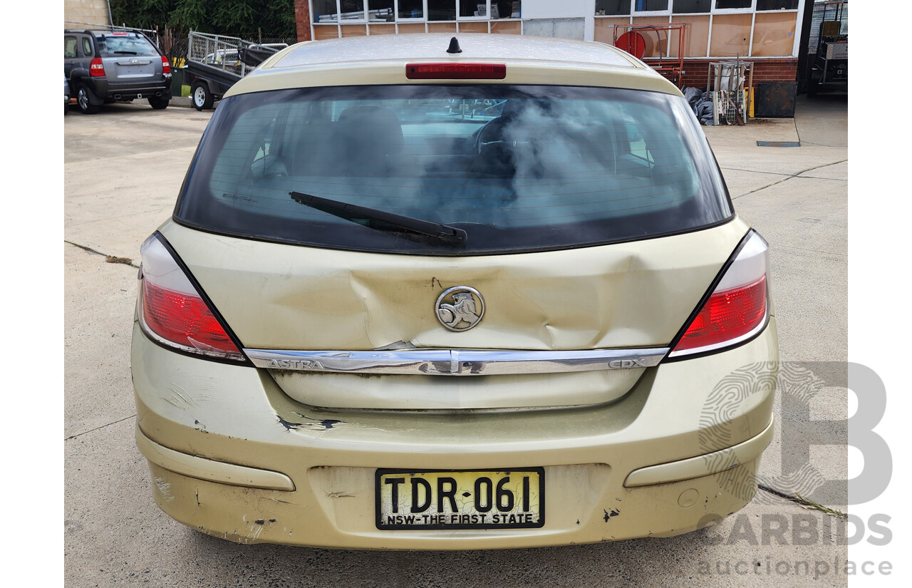 4/2005 Holden Astra CDX AH 5d Hatchback Gold 1.8L
