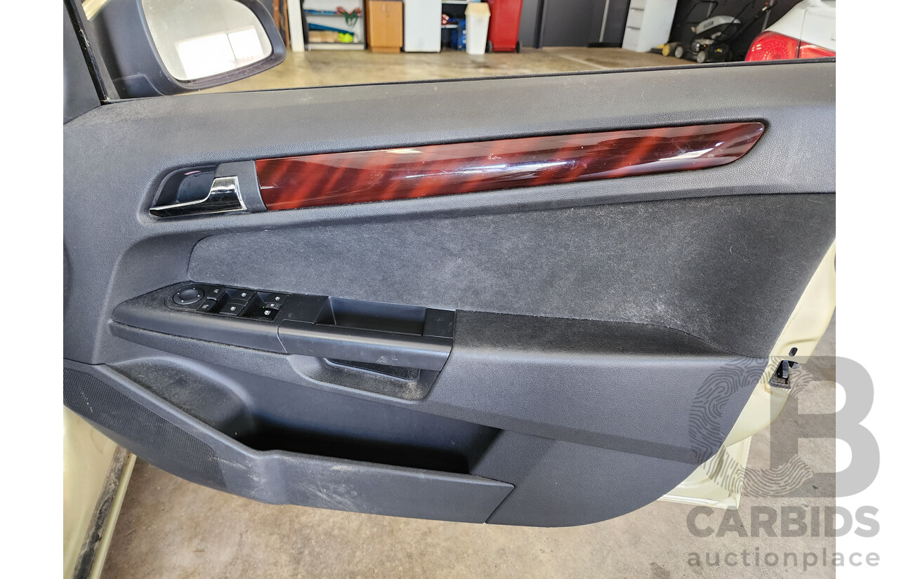 4/2005 Holden Astra CDX AH 5d Hatchback Gold 1.8L