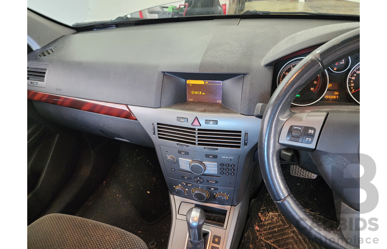 4/2005 Holden Astra CDX AH 5d Hatchback Gold 1.8L