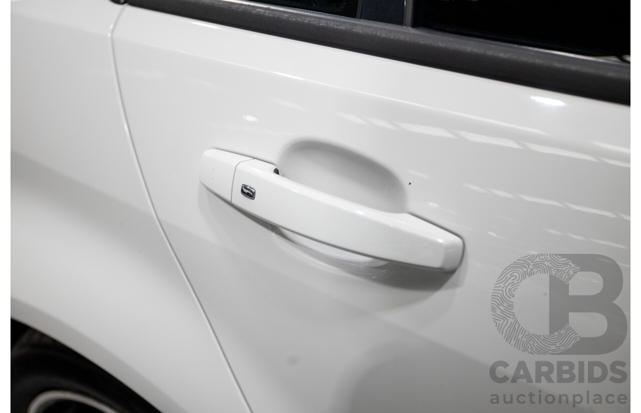 10/2016 Holden Commodore SV6 BLACK EDITION RWD VFII MY16 4D Sedan Heron White 3.6L