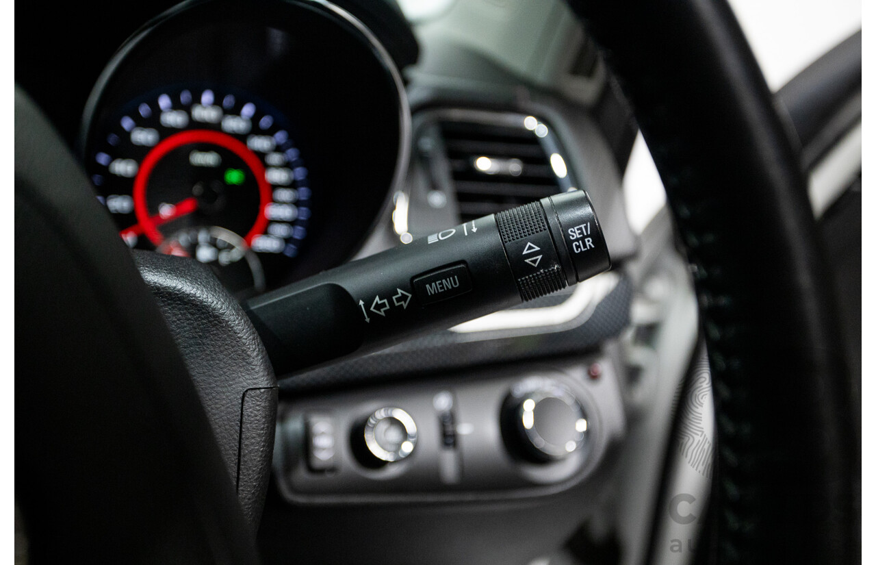 10/2016 Holden Commodore SV6 BLACK EDITION RWD VFII MY16 4D Sedan Heron White 3.6L