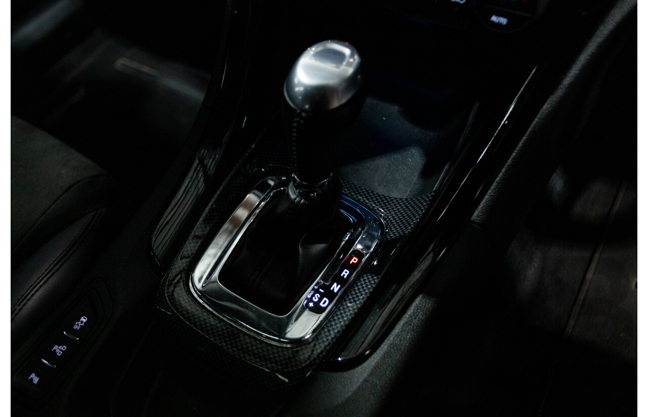 10/2016 Holden Commodore SV6 BLACK EDITION RWD VFII MY16 4D Sedan Heron White 3.6L