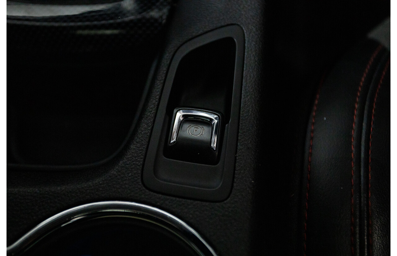 10/2016 Holden Commodore SV6 BLACK EDITION RWD VFII MY16 4D Sedan Heron White 3.6L