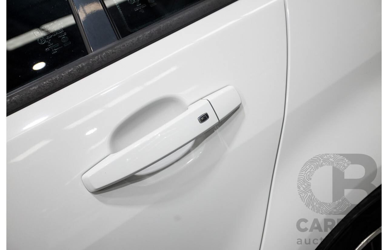 10/2016 Holden Commodore SV6 BLACK EDITION RWD VFII MY16 4D Sedan Heron White 3.6L