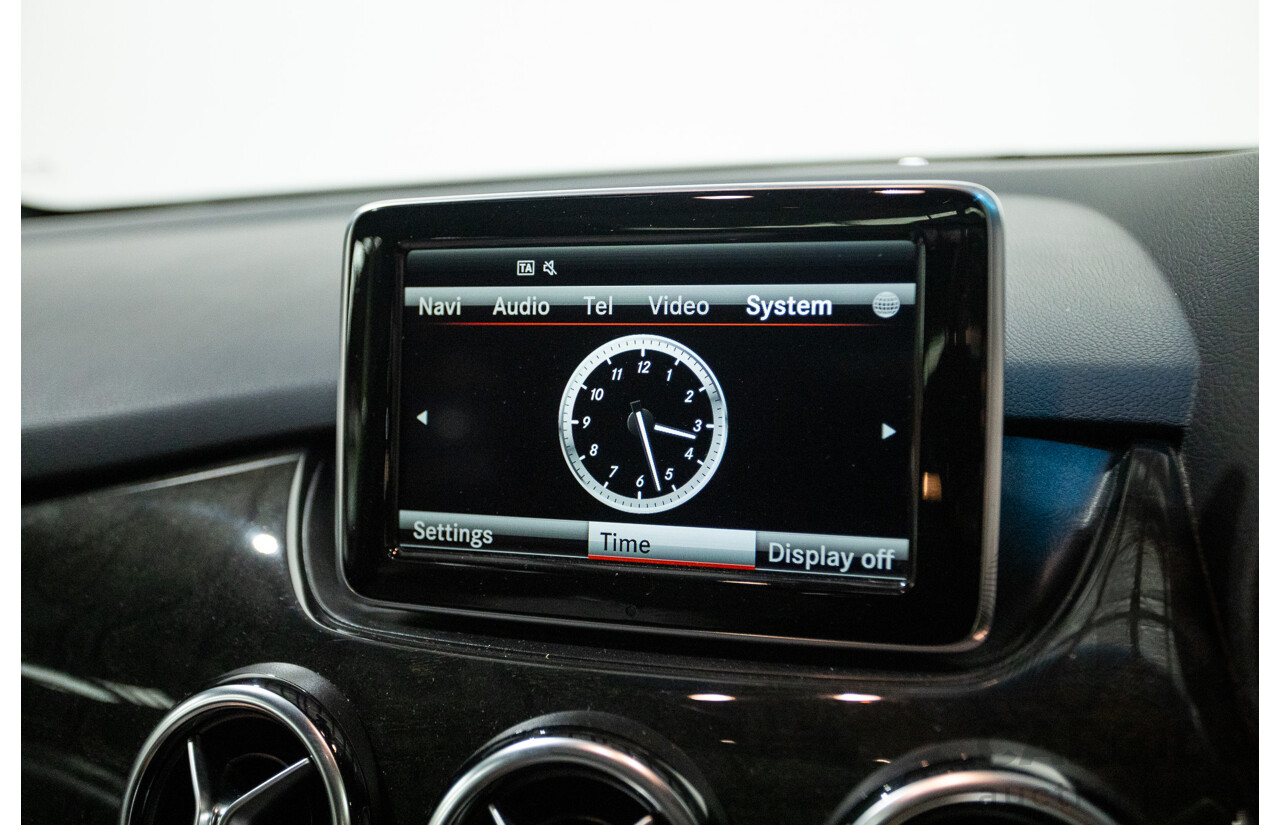 6/2014 Mercedes-Benz B250  246 MY14 5d Hatchback Mountain Metallic Grey 2.0L