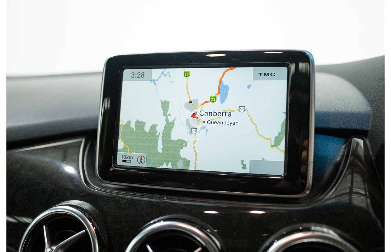 6/2014 Mercedes-Benz B250  246 MY14 5d Hatchback Mountain Metallic Grey 2.0L