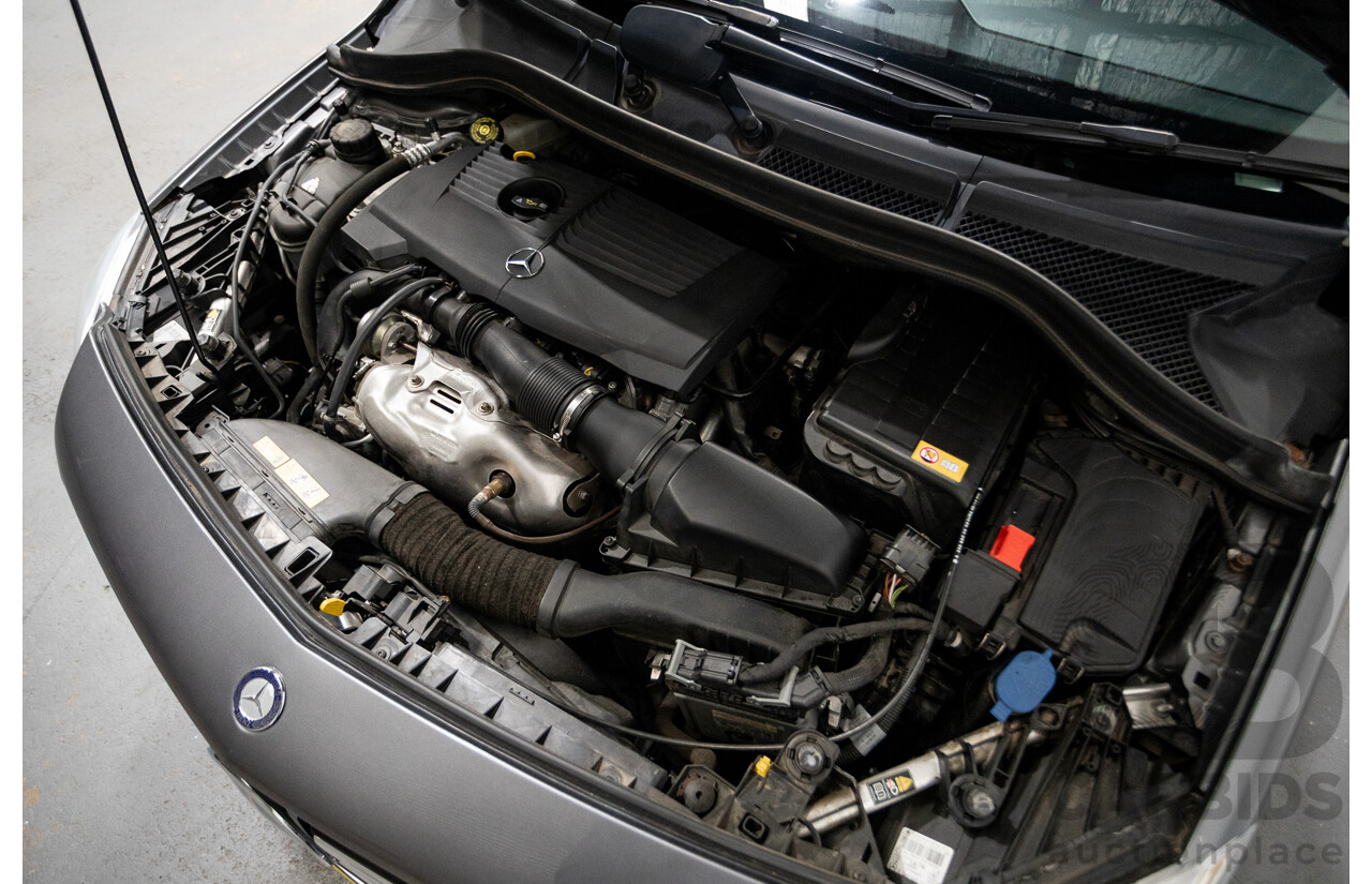 6/2014 Mercedes-Benz B250  246 MY14 5d Hatchback Mountain Metallic Grey 2.0L