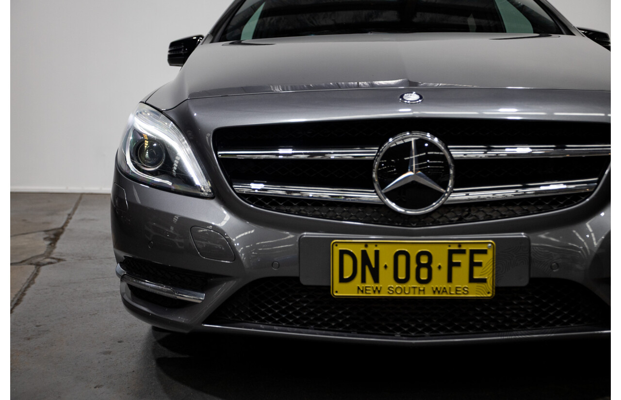 6/2014 Mercedes-Benz B250  246 MY14 5d Hatchback Mountain Metallic Grey 2.0L
