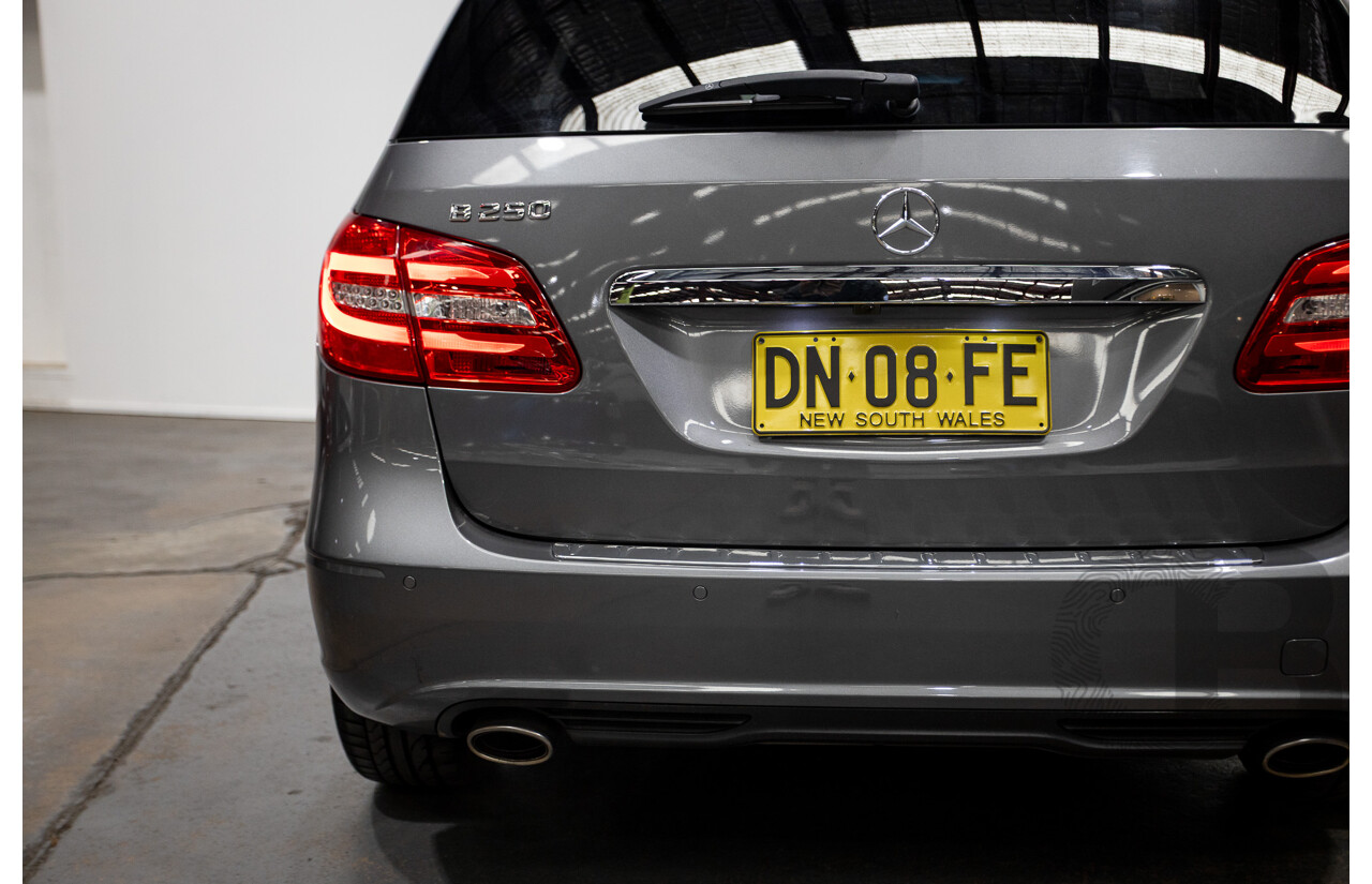 6/2014 Mercedes-Benz B250  246 MY14 5d Hatchback Mountain Metallic Grey 2.0L