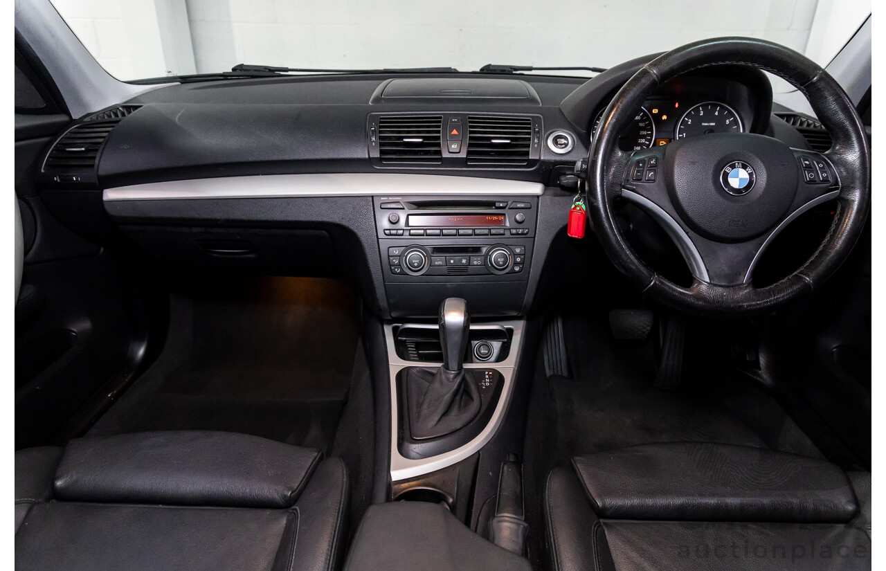 2/2009 BMW 120i E87 MY09 5d Hatchback Jet Black 2.0L