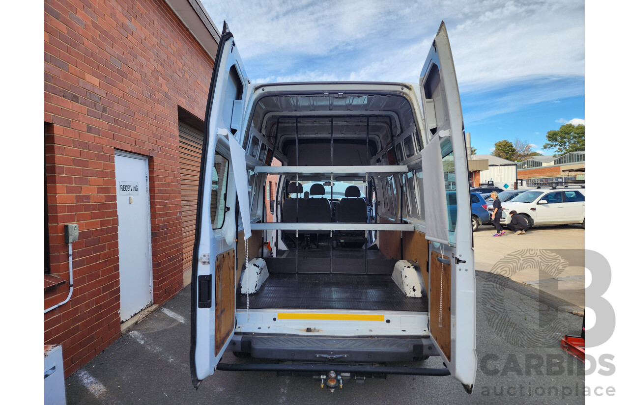 12/2012 Ford Transit HIGH (lwb) VM MY12 UPDATE Van White 2.2L