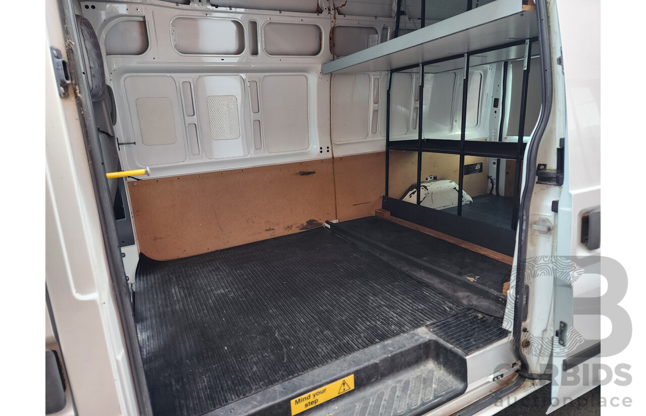 12/2012 Ford Transit HIGH (lwb) VM MY12 UPDATE Van White 2.2L