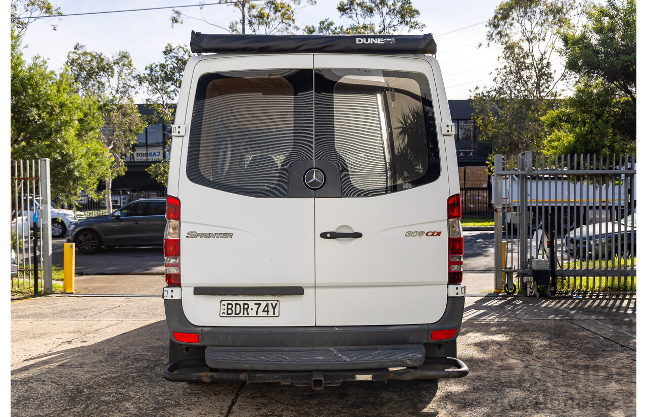 08/2007 Mercedes-Benz Sprinter 309CDI SWB (RWD) 906 3d Van White Turbo Diesel 2.1L