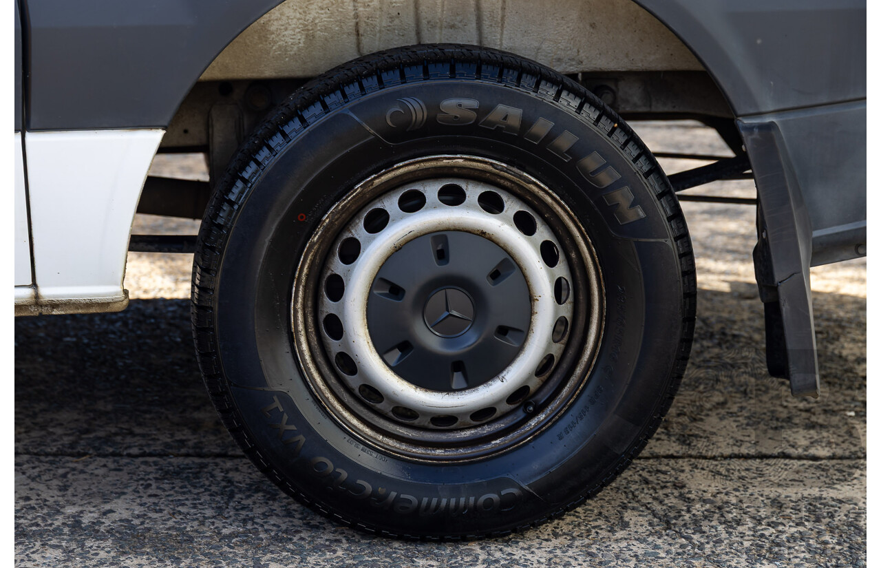 08/2007 Mercedes-Benz Sprinter 309CDI SWB (RWD) 906 3d Van White Turbo Diesel 2.1L