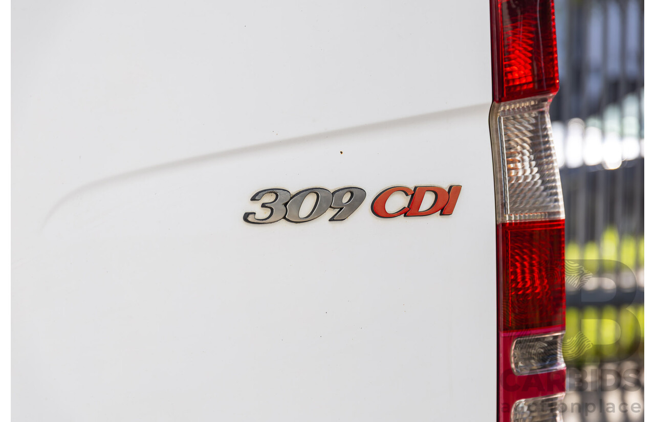 08/2007 Mercedes-Benz Sprinter 309CDI SWB (RWD) 906 3d Van White Turbo Diesel 2.1L