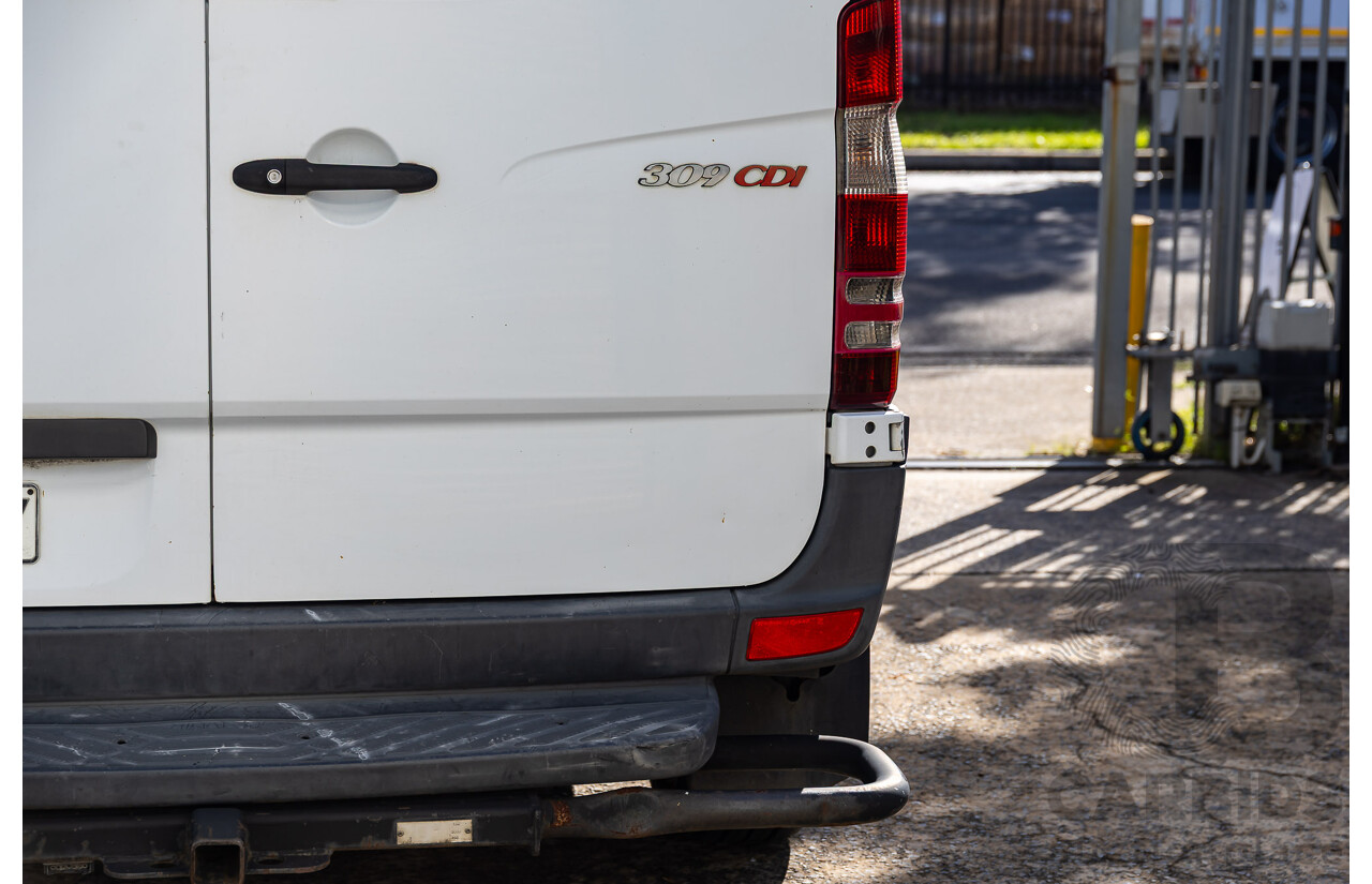 08/2007 Mercedes-Benz Sprinter 309CDI SWB (RWD) 906 3d Van White Turbo Diesel 2.1L