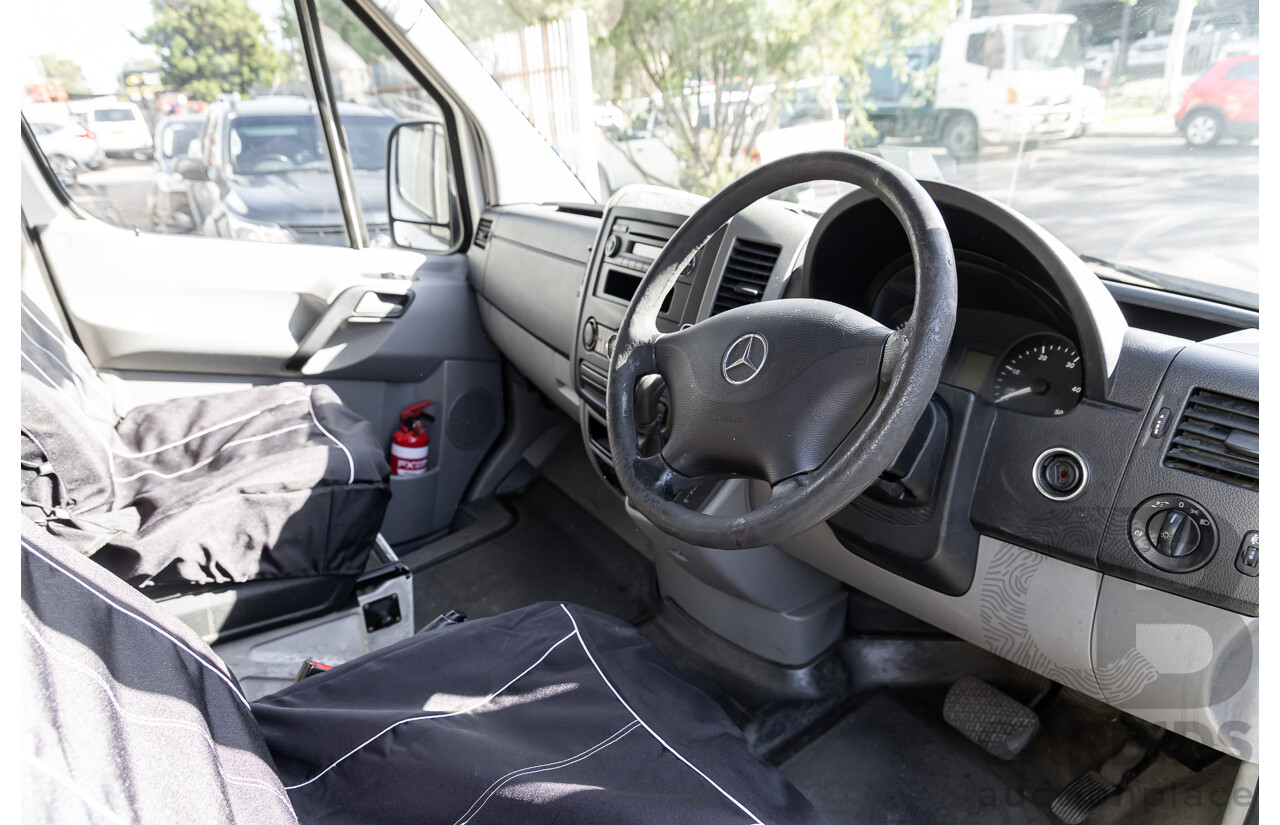 08/2007 Mercedes-Benz Sprinter 309CDI SWB (RWD) 906 3d Van White Turbo Diesel 2.1L