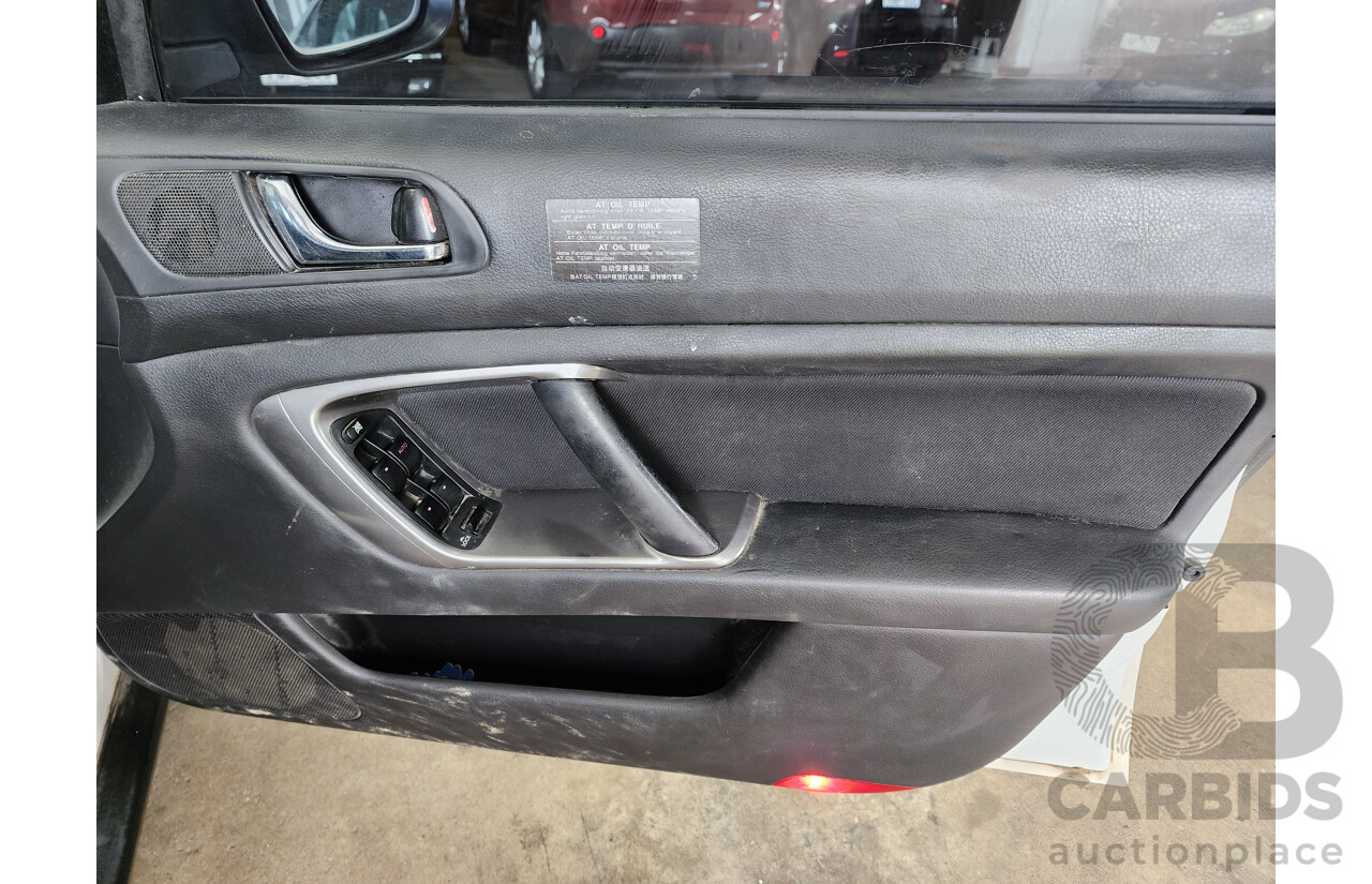 11/2005 Subaru Outback 2.5i MY05 4d Wagon White 2.5L