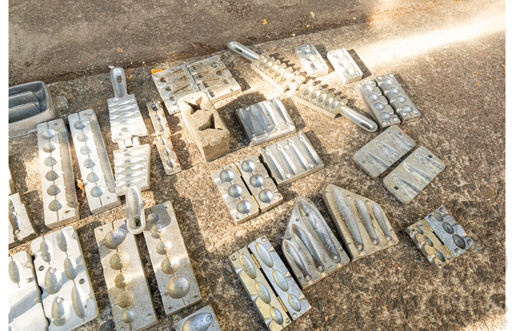 Job Lot Quantity of Fishing Sinker Moulds & Crucibles ETC