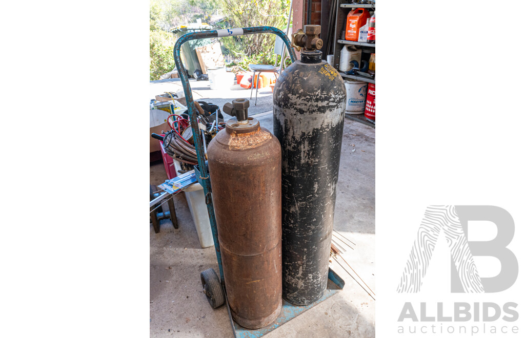Oxy Acetylene Trolley with Gas Bottles & Miscellaneous Welding Accessories ETC