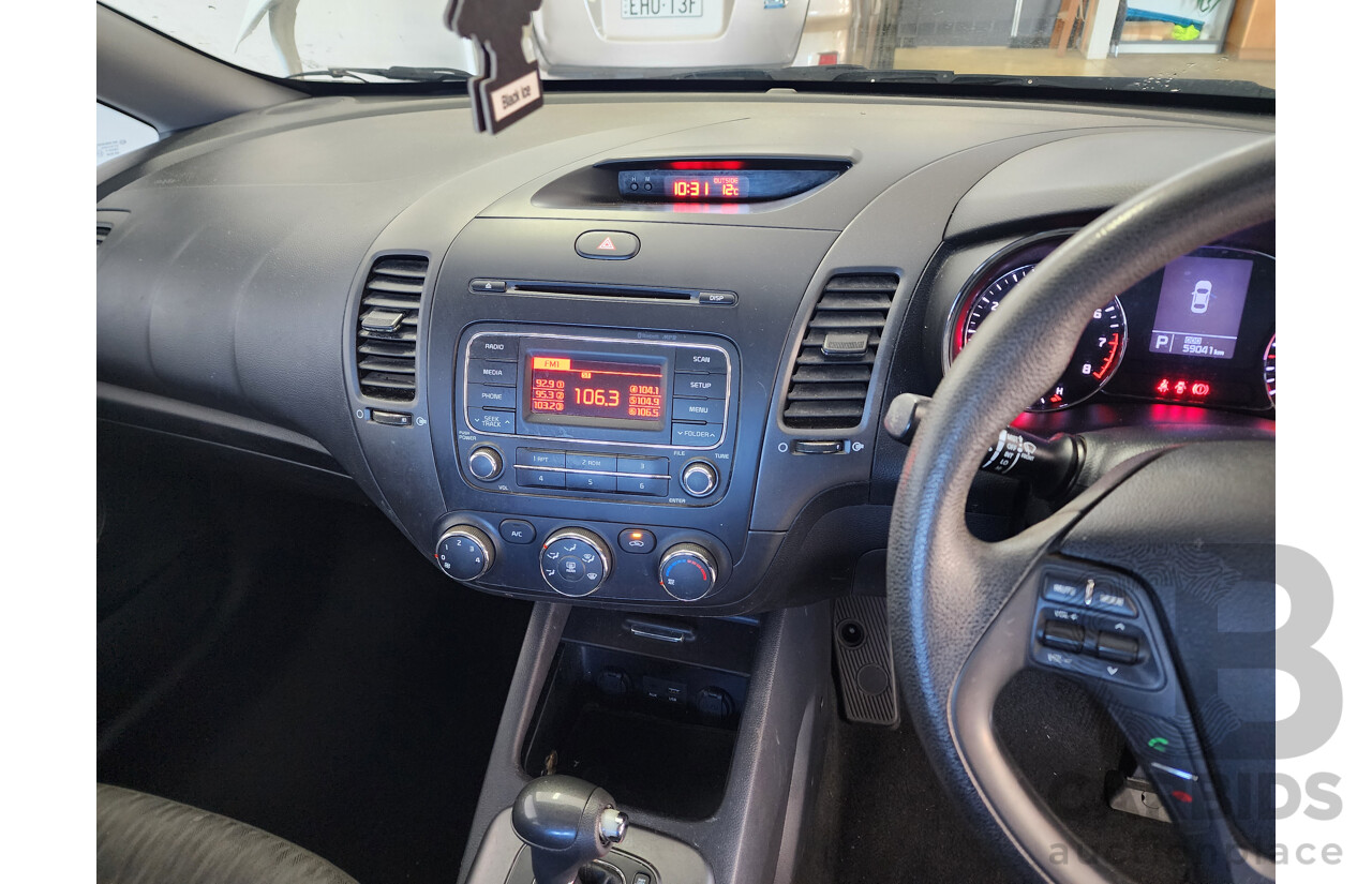 5/2015 Kia Cerato S YD MY15 5d Hatchback White 1.8L