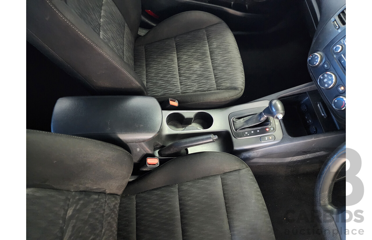 5/2015 Kia Cerato S YD MY15 5d Hatchback White 1.8L