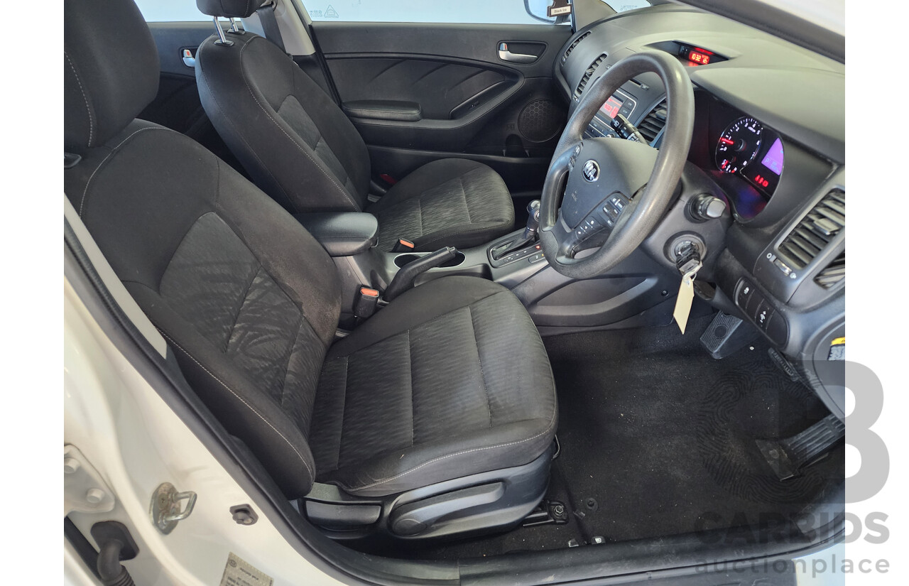 5/2015 Kia Cerato S YD MY15 5d Hatchback White 1.8L