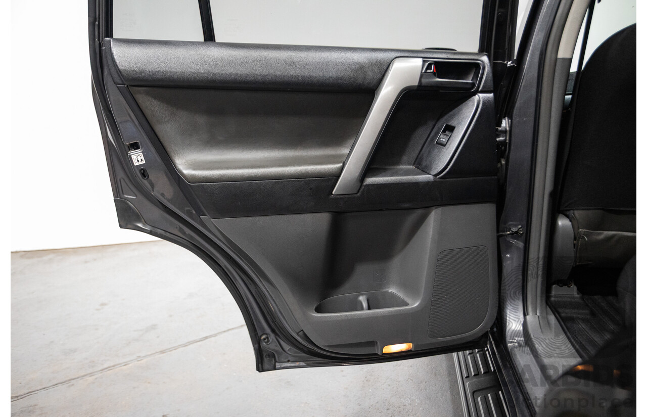 8/2013 Toyota Landcruiser Prado GXL (4x4) KDJ150R 4d Wagon Graphite Metallic Grey Turbo Diesel 3.0L - 7 Seater