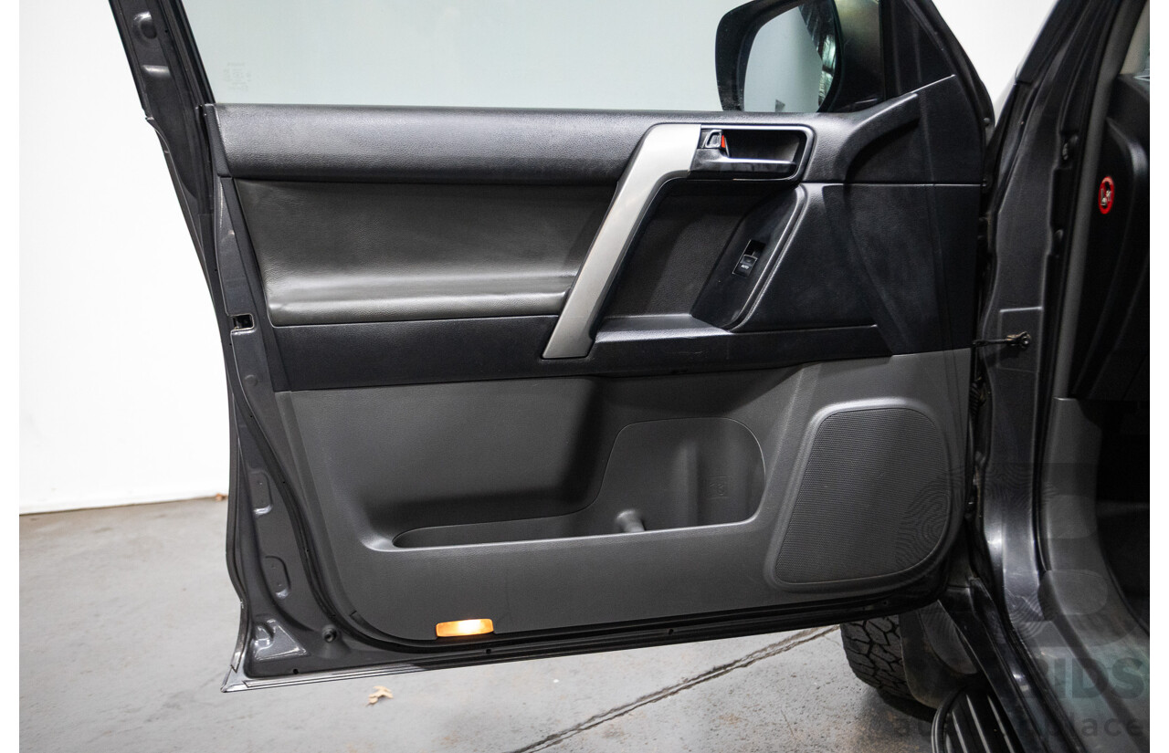 8/2013 Toyota Landcruiser Prado GXL (4x4) KDJ150R 4d Wagon Graphite Metallic Grey Turbo Diesel 3.0L - 7 Seater