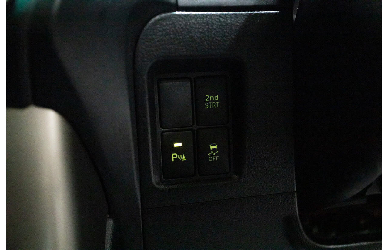 8/2013 Toyota Landcruiser Prado GXL (4x4) KDJ150R 4d Wagon Graphite Metallic Grey Turbo Diesel 3.0L - 7 Seater