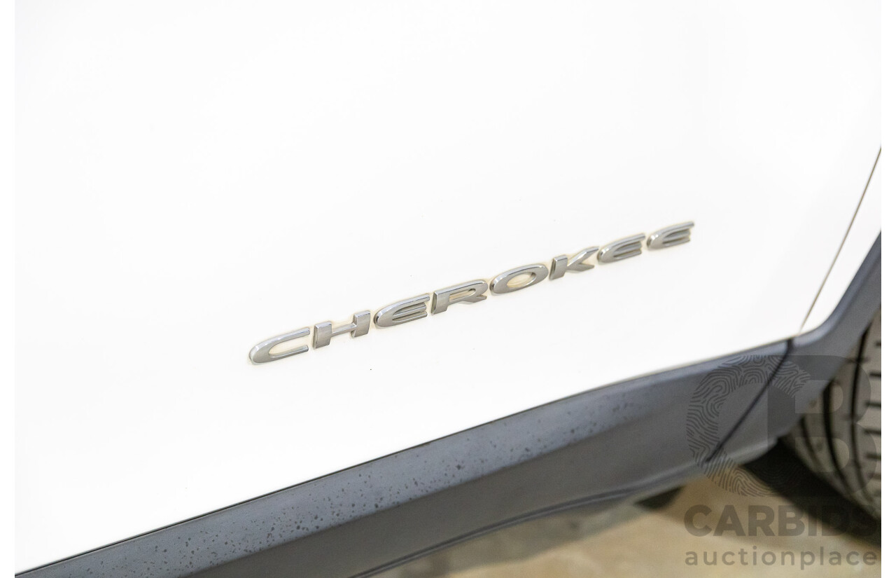 7/2014 Jeep Cherokee Longitude (4x4) KL 4d Wagon Bright White V6 3.2L