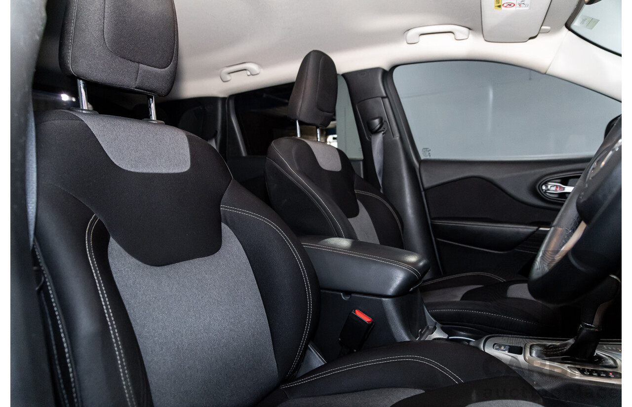 7/2014 Jeep Cherokee Longitude (4x4) KL 4d Wagon Bright White V6 3.2L