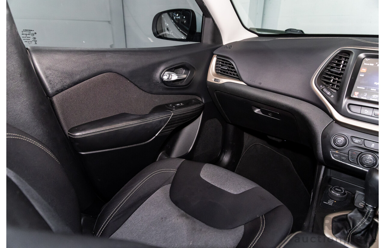 7/2014 Jeep Cherokee Longitude (4x4) KL 4d Wagon Bright White V6 3.2L