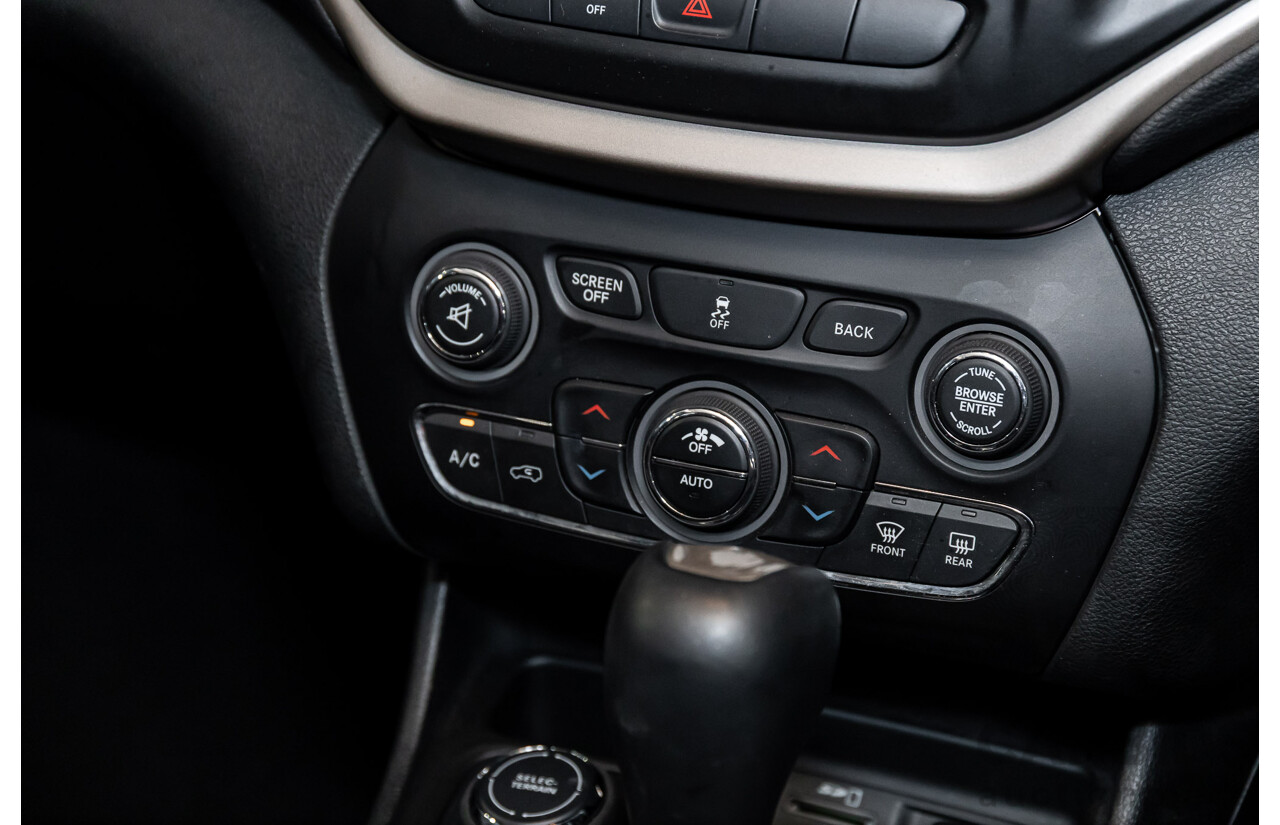 7/2014 Jeep Cherokee Longitude (4x4) KL 4d Wagon Bright White V6 3.2L