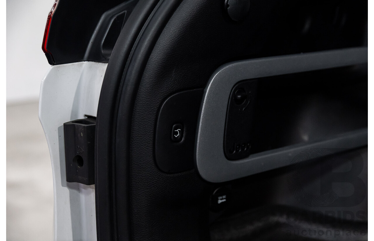 7/2014 Jeep Cherokee Longitude (4x4) KL 4d Wagon Bright White V6 3.2L