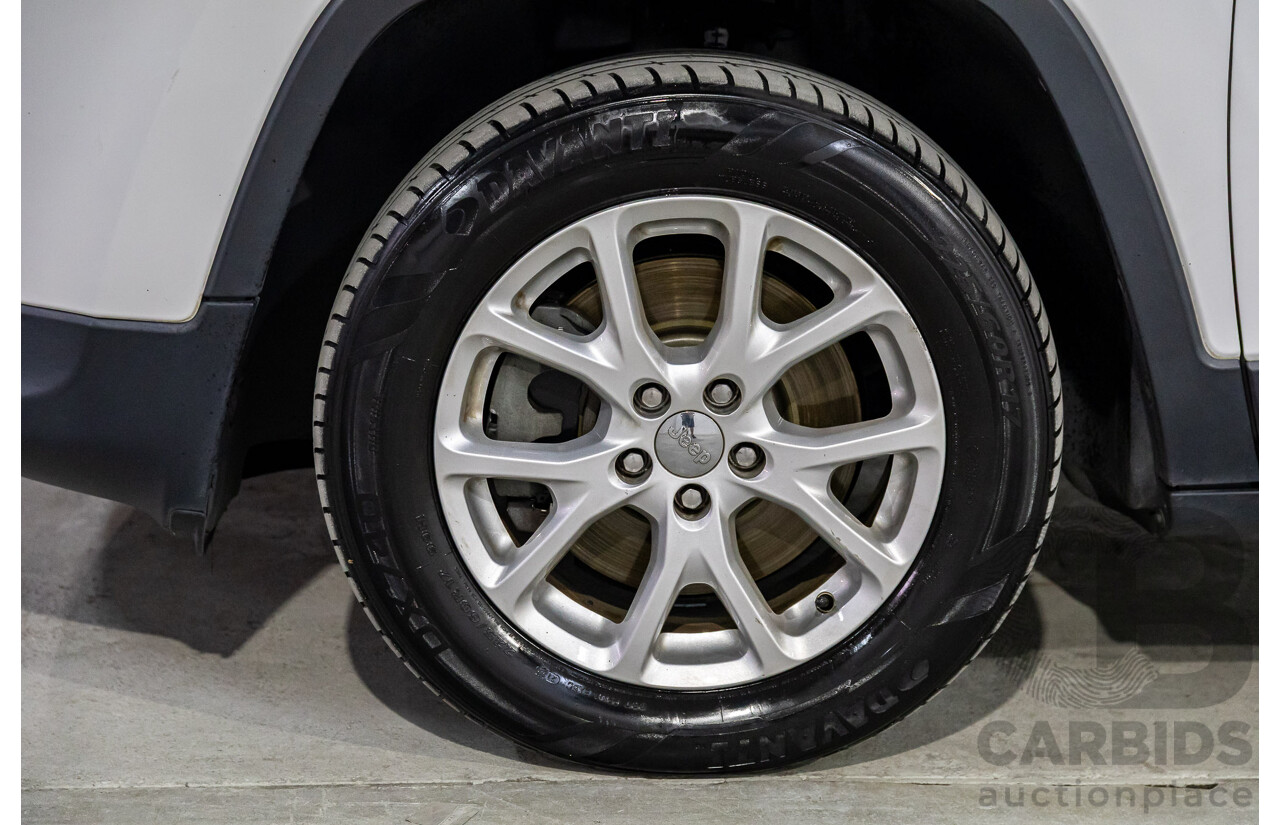 7/2014 Jeep Cherokee Longitude (4x4) KL 4d Wagon Bright White V6 3.2L