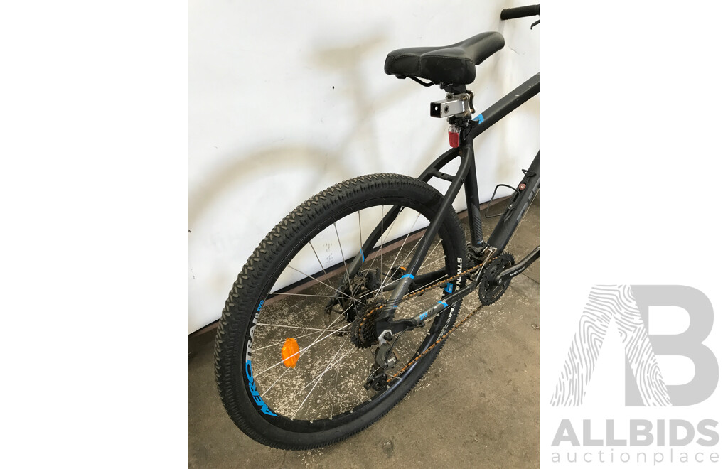 BTwin Rockrider 520 24-Speed Mountain Bike
