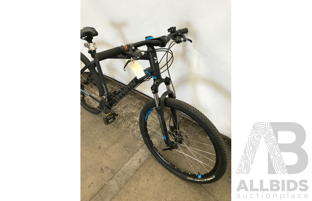 BTwin Rockrider 520 24-Speed Mountain Bike
