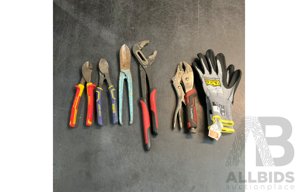 FISKARS Bolt Cutter & TROJAN Stubby Set & Assorted Hand Tools